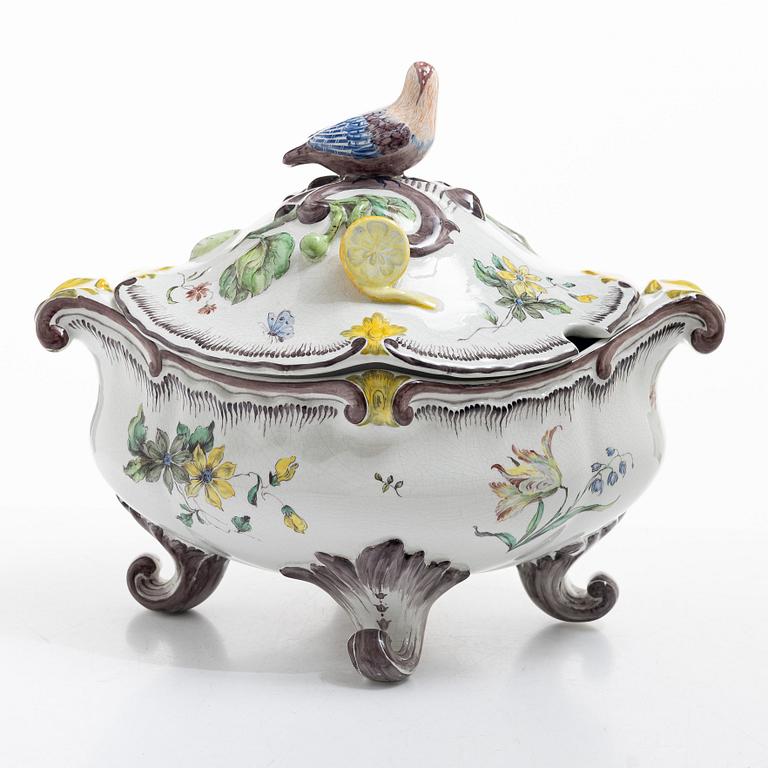 Servis, flintgods. Rörstrand. 'Hausmalerei'. Signed Birgit Holm, 20th century (52 pieces).