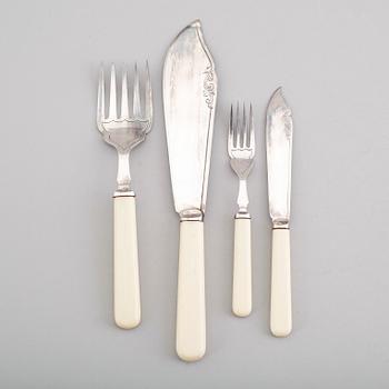 FISKBESTICK, 14 delar, nysilver, England, 1900-talets första hälft.