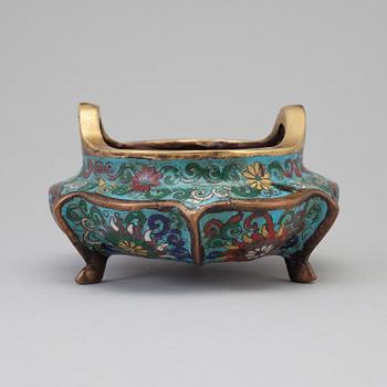 A Chinese cloisonné incense burner, early 20th century.