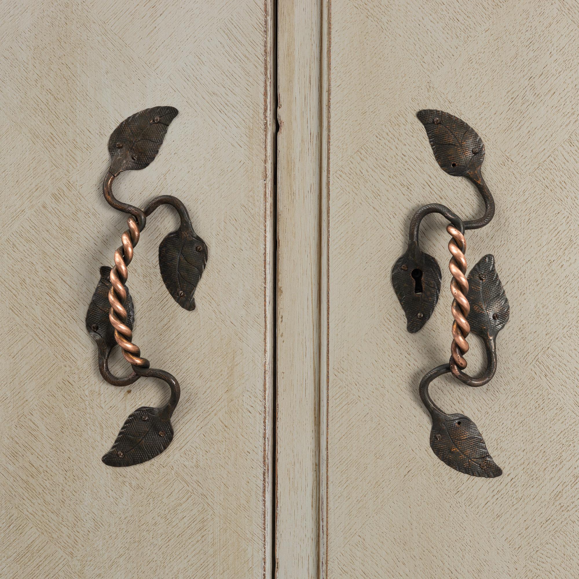 Skåp, 1900-talets början.