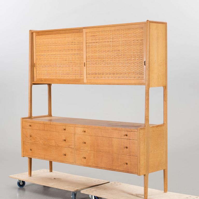 A HANS J WEGNER "RY 20" SIDEBOARD.