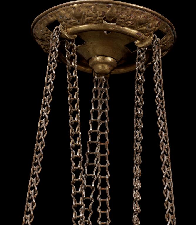 MÅNSKENSAMPEL, glas, omkring 1900. H ca 39 exkl kedjor.