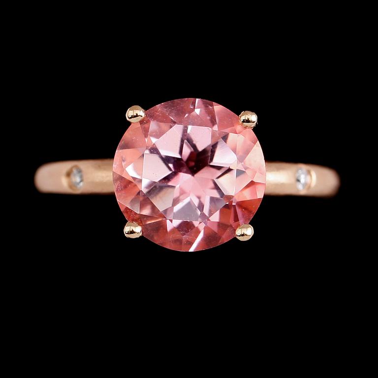RINGAR,  3 st, 18 k roséguld, diamanter tot ca 0.10 ct, grön topas, ametist samt rosa kvarts.