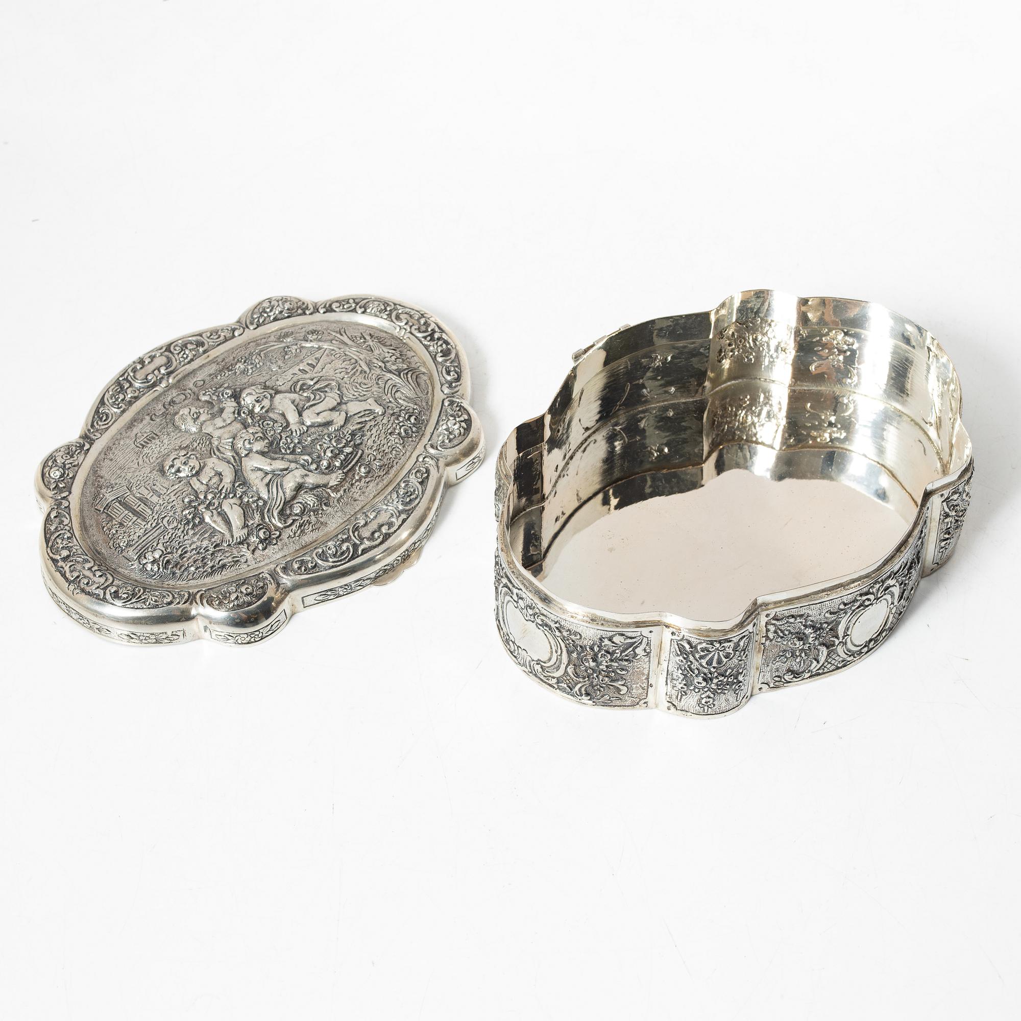 A silver box, Baroque style, 20th Century.