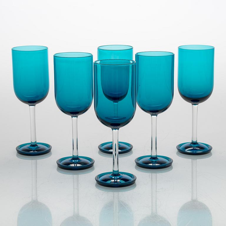 Nanny Still, a 26-piece 'Harlequin' glassware for Riihimäen Lasi Oy.