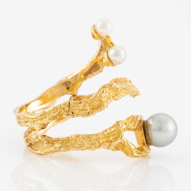 Björn Weckström, a ring, "Octobus", 18K gold with pearls, Lapponia.