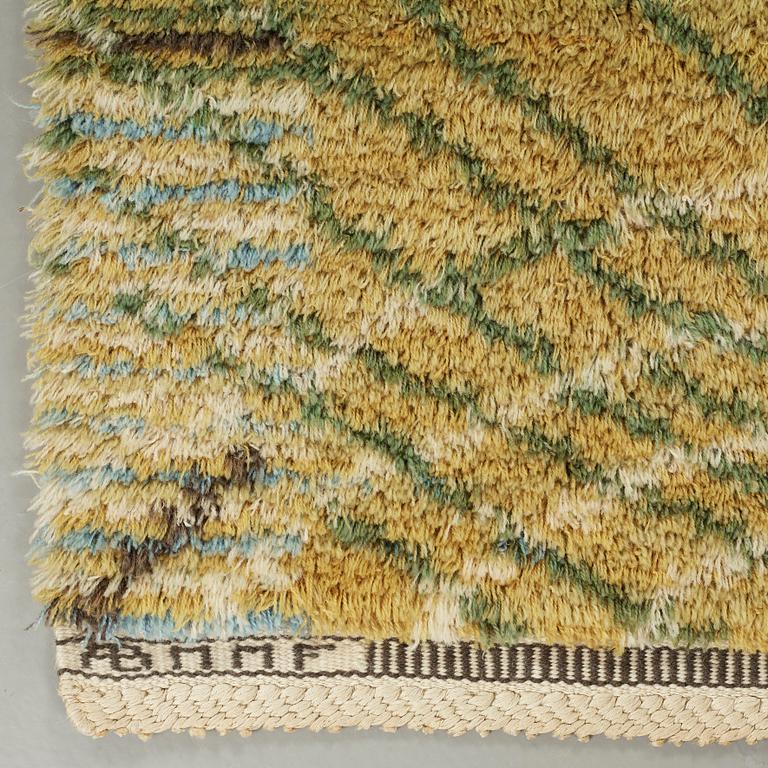 Barbro Nilsson, MATTA, "Marina, gul", rya, ca 242,5 x 126,5 cm, signerad AB MMF BN.