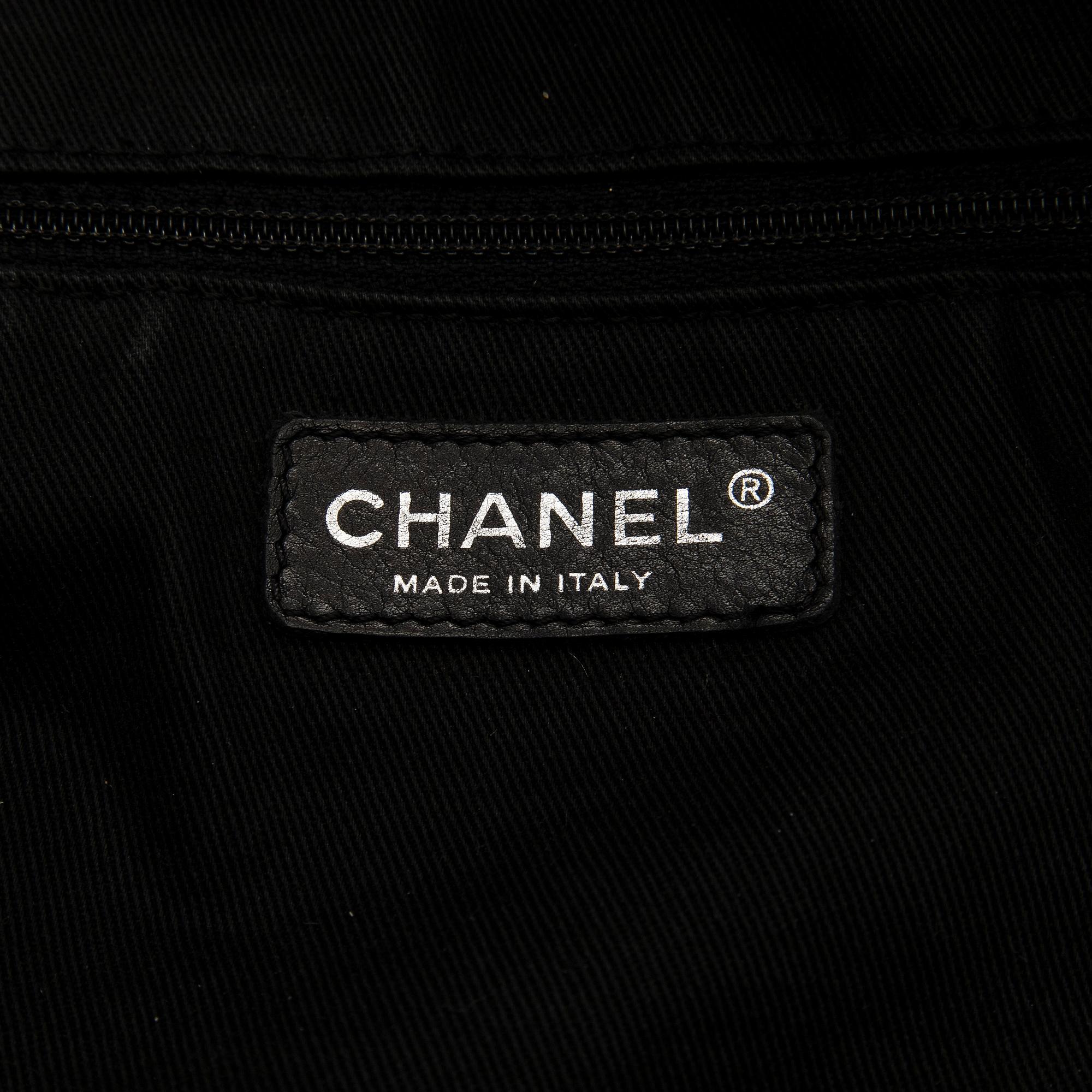 Chanel, laukku, "Paris-New York Duffle", 2005-2006.