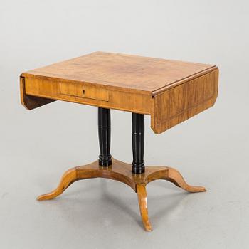 SALONGSBORD, med klaffar, Karl Johan. 1800-talets första hälft.