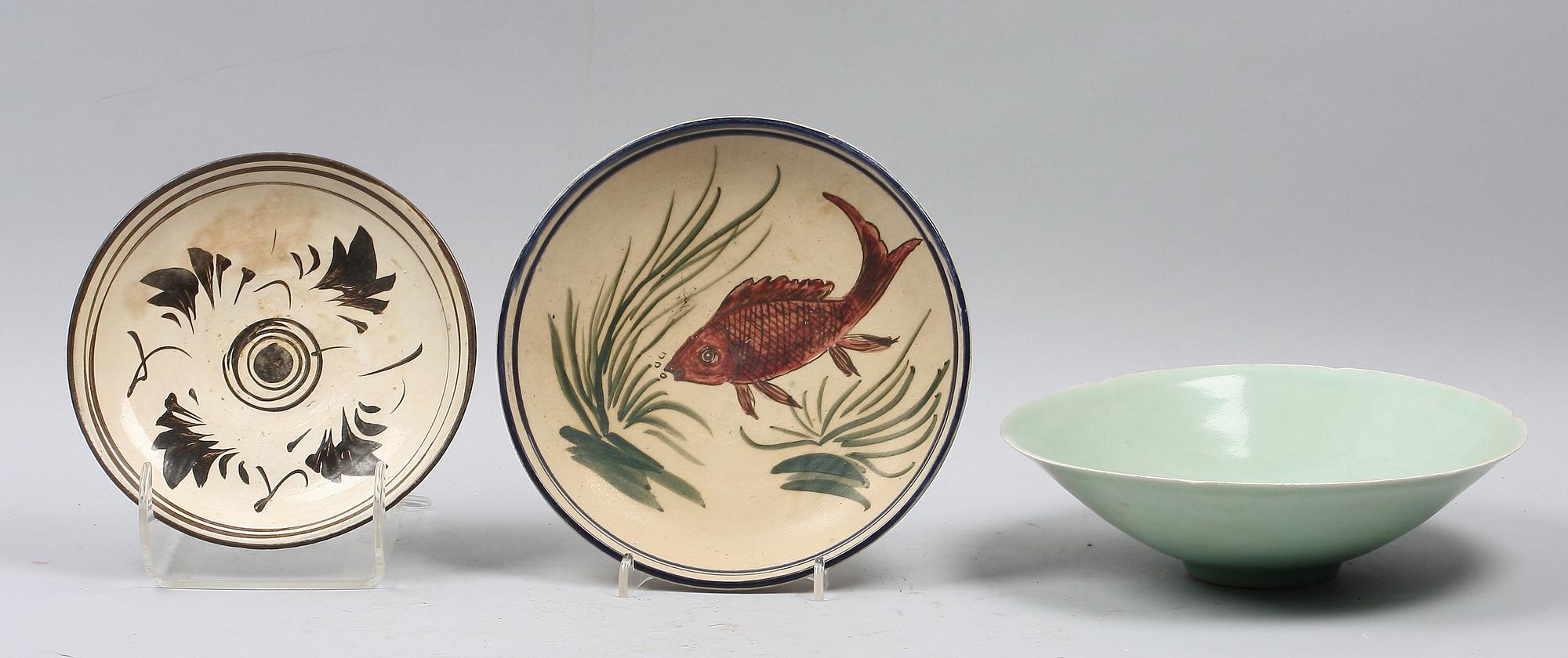 SKÅLFAT, 3 st, porslin resp keramik. Orientaliska.