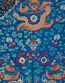 A Chinese embrodiered coat, late Qing dynasty, circa 1900.