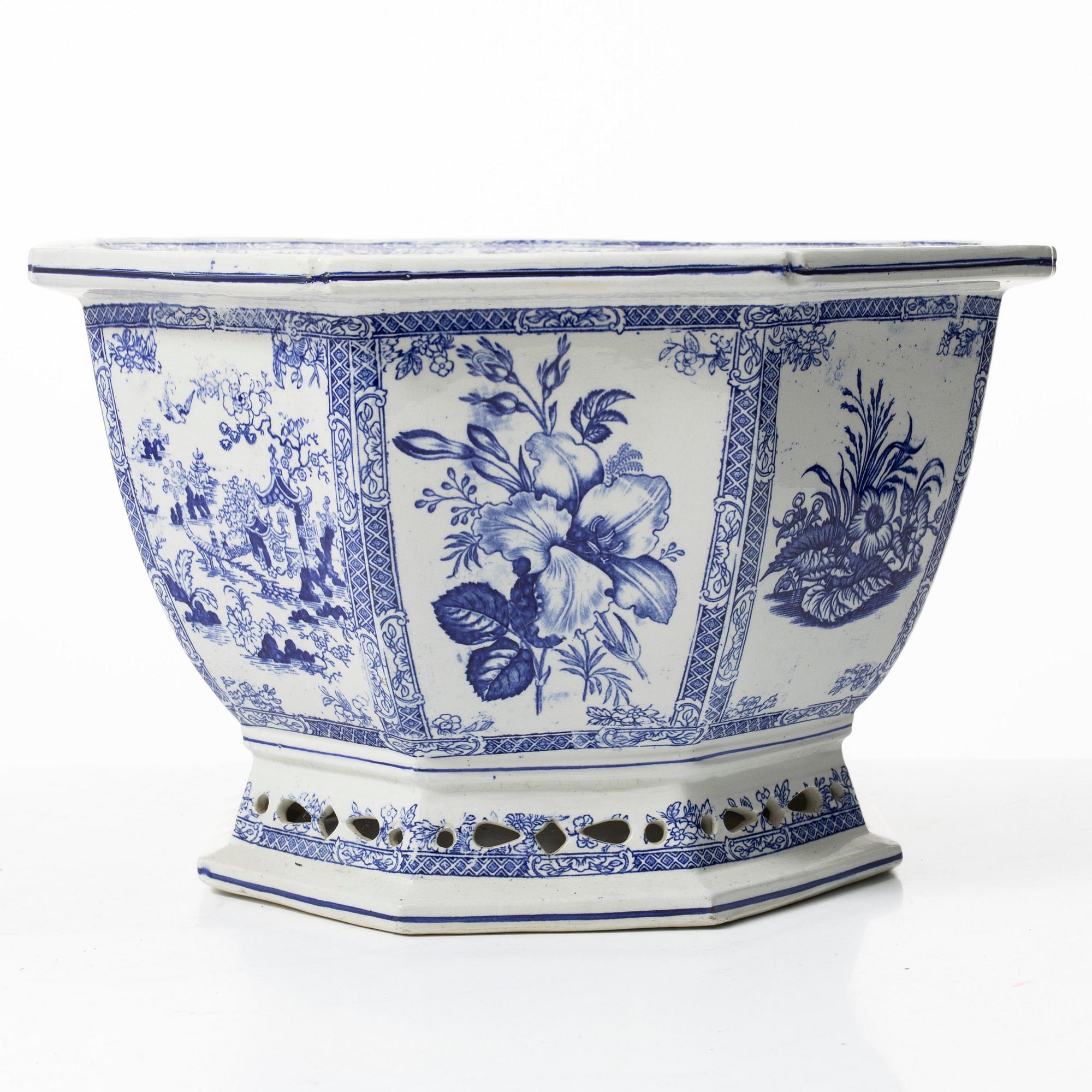 A flintware flower pot, second half of the 19th century.
