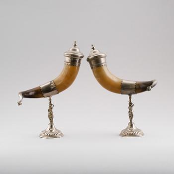 DRYCKESHORN, 1 par, nickel och horn, 1900-talets första hälft.