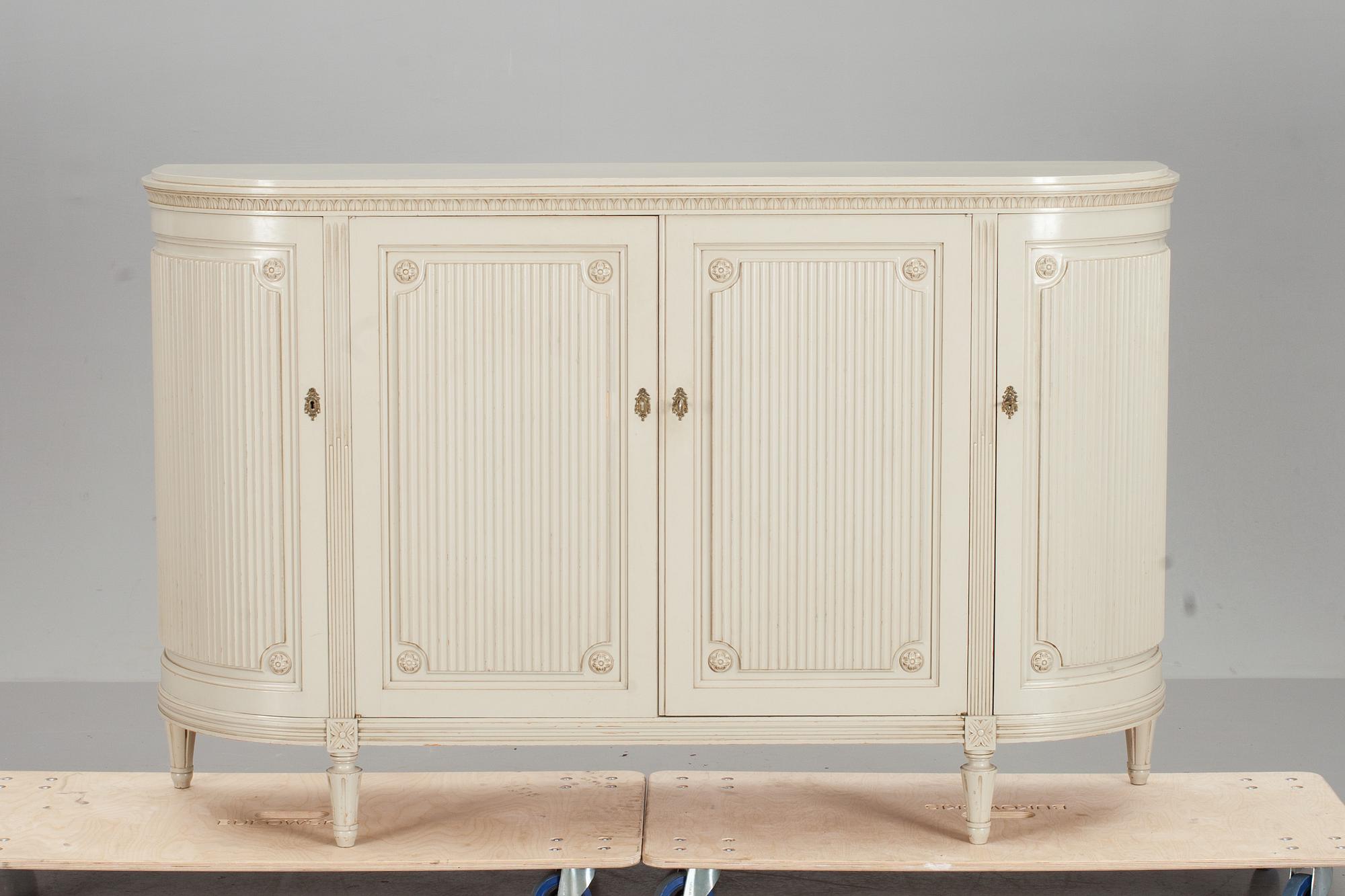 SIDEBOARD, gustaviansk stil, 1900-tal.