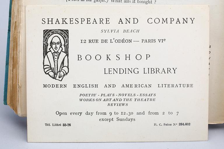 James Joyce, "Ulysses" paperback book 1928.
