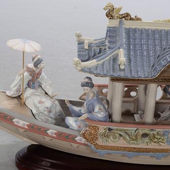 LLADRO, figurgrupp, kinesisk båt, Spanien, 1900-talets slut.