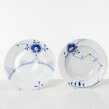 Royal Copenhagen, servisdelar, 27 st, porslin, "Blue Fluted Mega", Danmark.