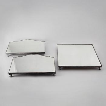 A 20th century silver plated mirror plateau.