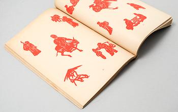 17 books and catalouges, mostly about oriental crafts, 20th century.