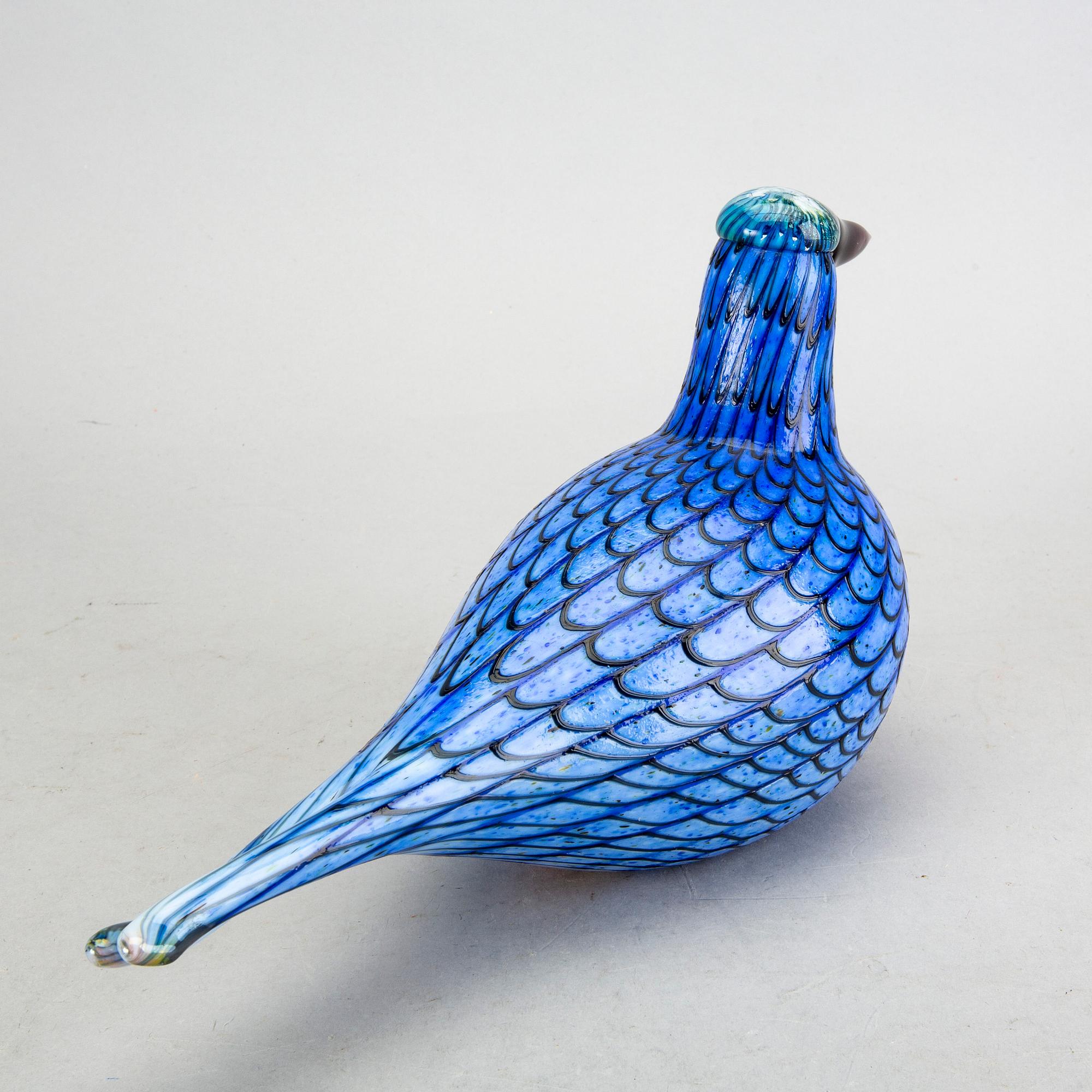 Oiva Toikka, a signed glass figurine.