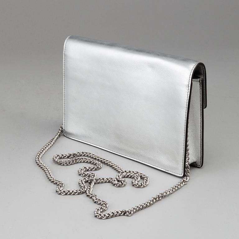 FENDI, a silver leather 'Wallet on Chain' bag.