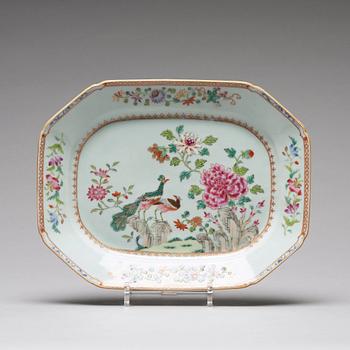 A pair of famille rose serving dishes, Qing dynasty, Qianlong (1736-95).