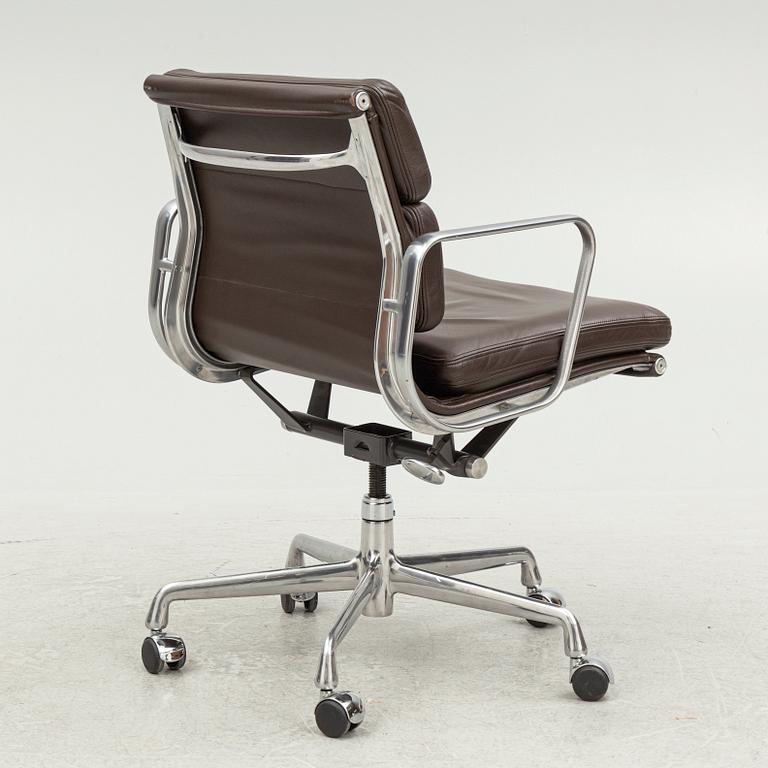 Charles & Ray Eames, desk chair, "Soft Pad Chair EA 217", Vitra.