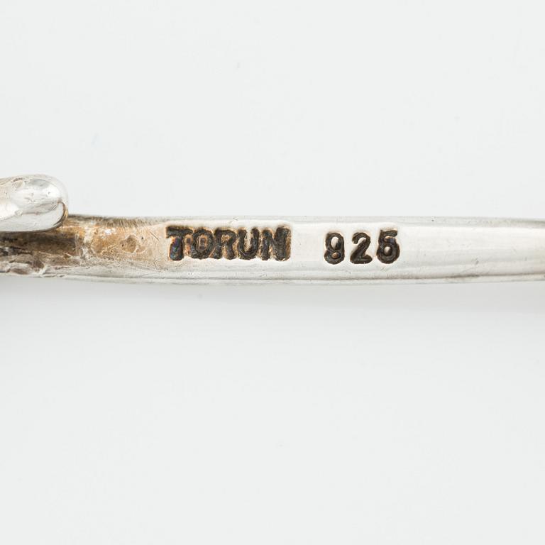 Vivianna Torun Bülow-Hübe, hänge silver med agat, medföljande halsring silver.