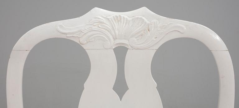 KARMSTOLAR, ett par, samt TABURETT, rokokostil 1900-tal.