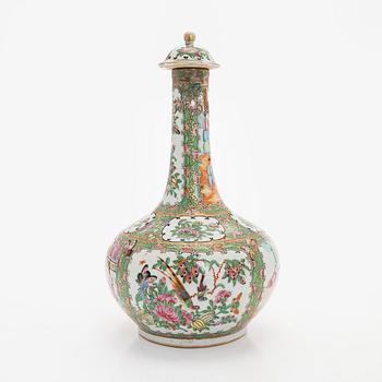 maljakko ja kansi, posliinia. Qing-dynastia, myöhäinen 1800-luku.