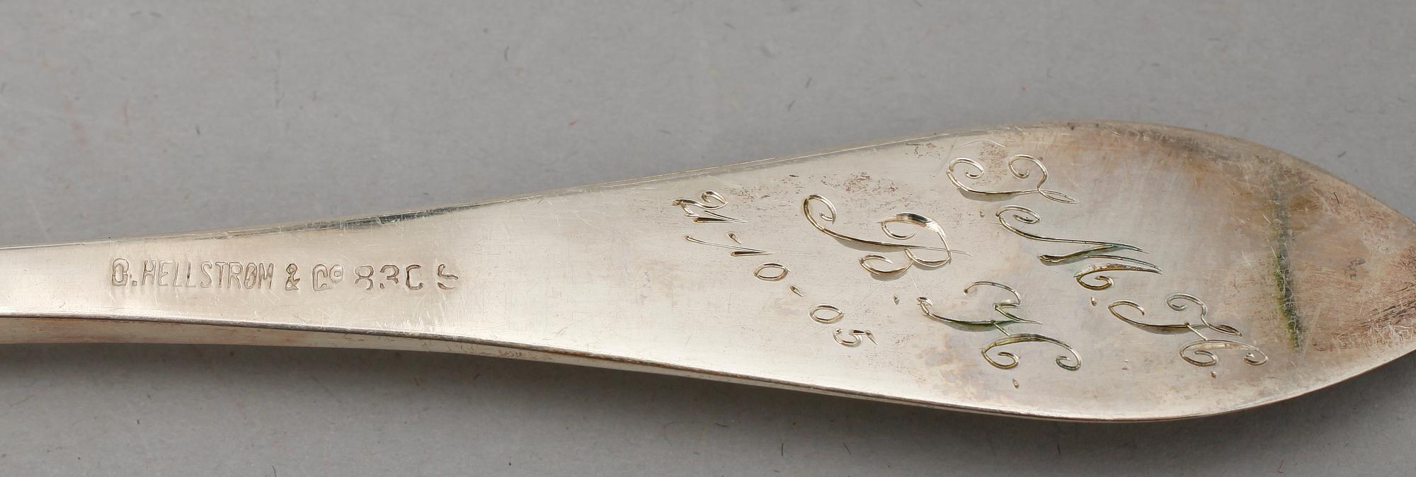 MATSKEDAR, 6 st, silver, samt MOCKASKEDAR, 6 st, förgyllt silver. Tot vikt 325 g.