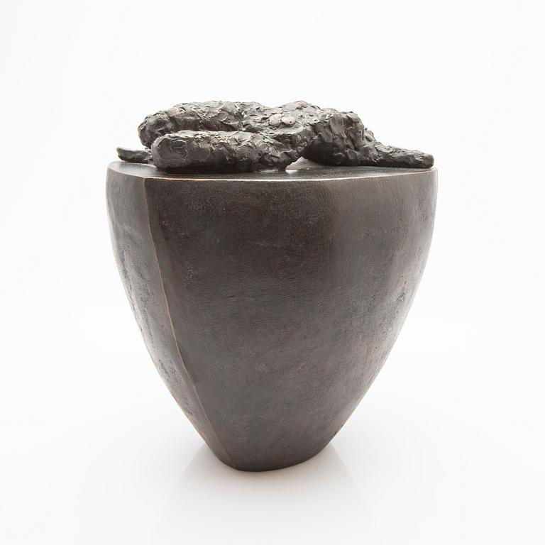 Vivianne Geijer, Recumbent model, bronze.