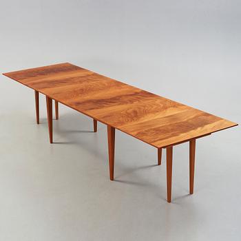 Josef Frank, matbord, Firma Svenskt Tenn, modell 752, efter 1985.