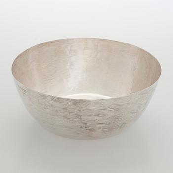 Tapio Wirkkala, malja, hopeaa, malli 243, Kultakeskus Hämeenlinna 2007.