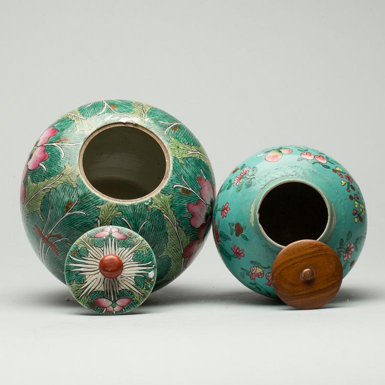 BOJANER, 2 stycken, Kina, 18/1900-tal.