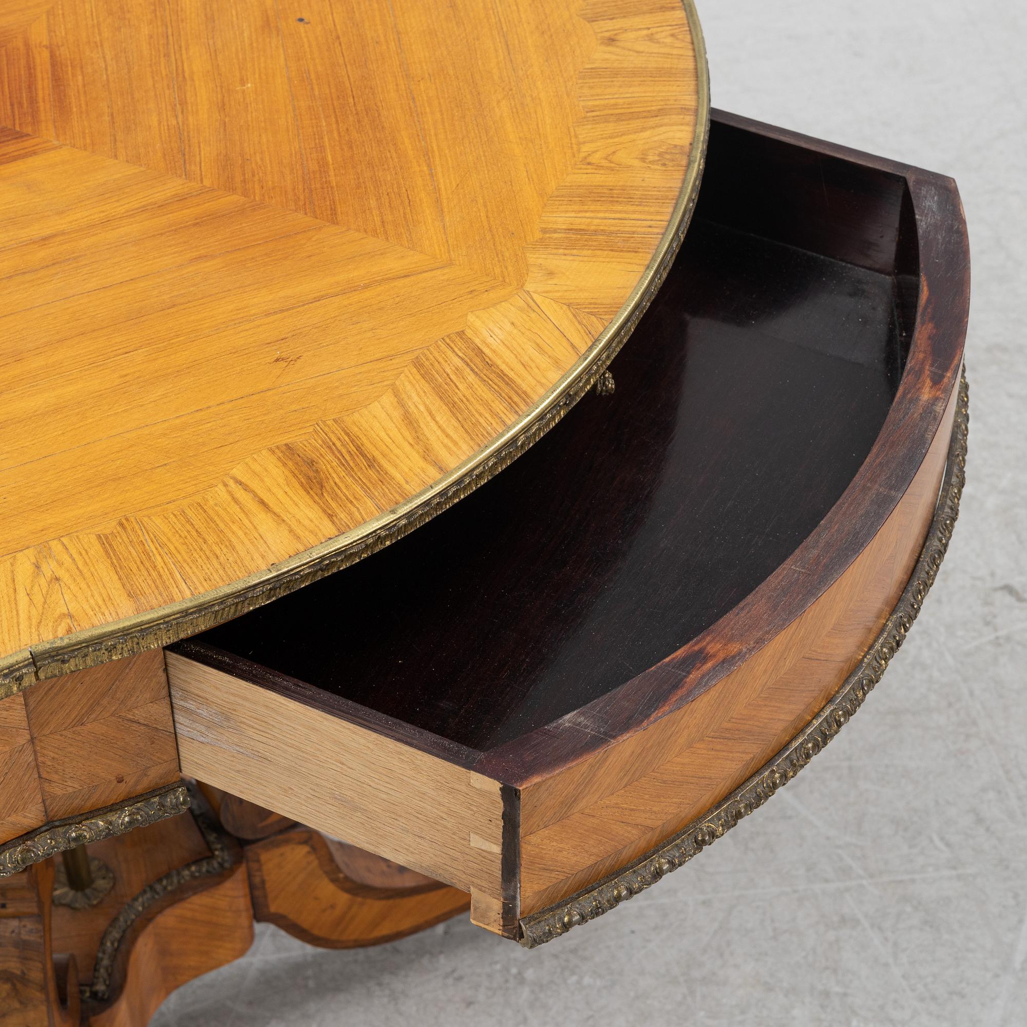A center table, end of the 19th Century.