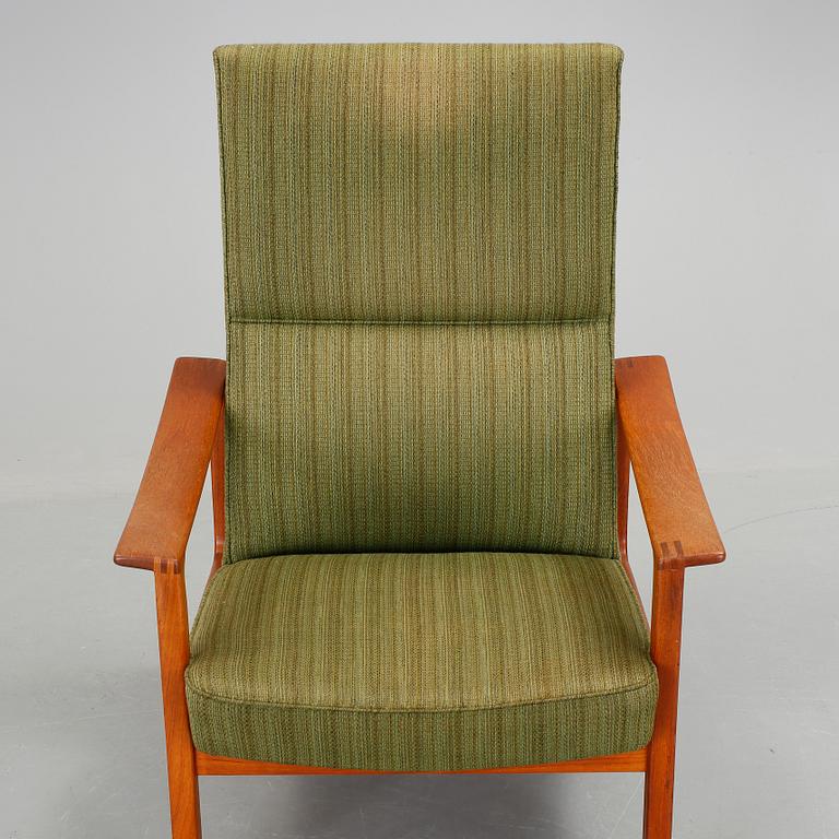 FÅTÖLJ, teak och tyg, 1960-tal.