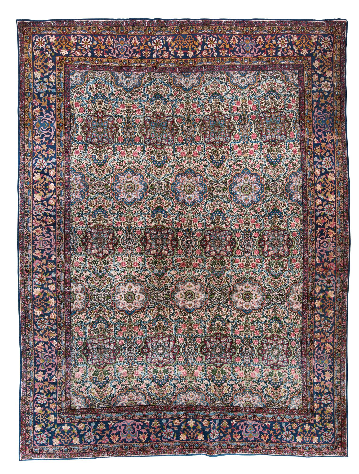CARPET. Semi-Antique Kerman. 382 x 286,5 cm.