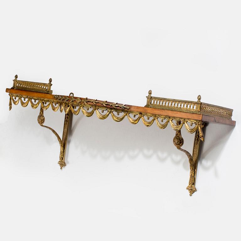 VÄGGHYLLA, gustaviansk stil , 1900-talets första hälft.