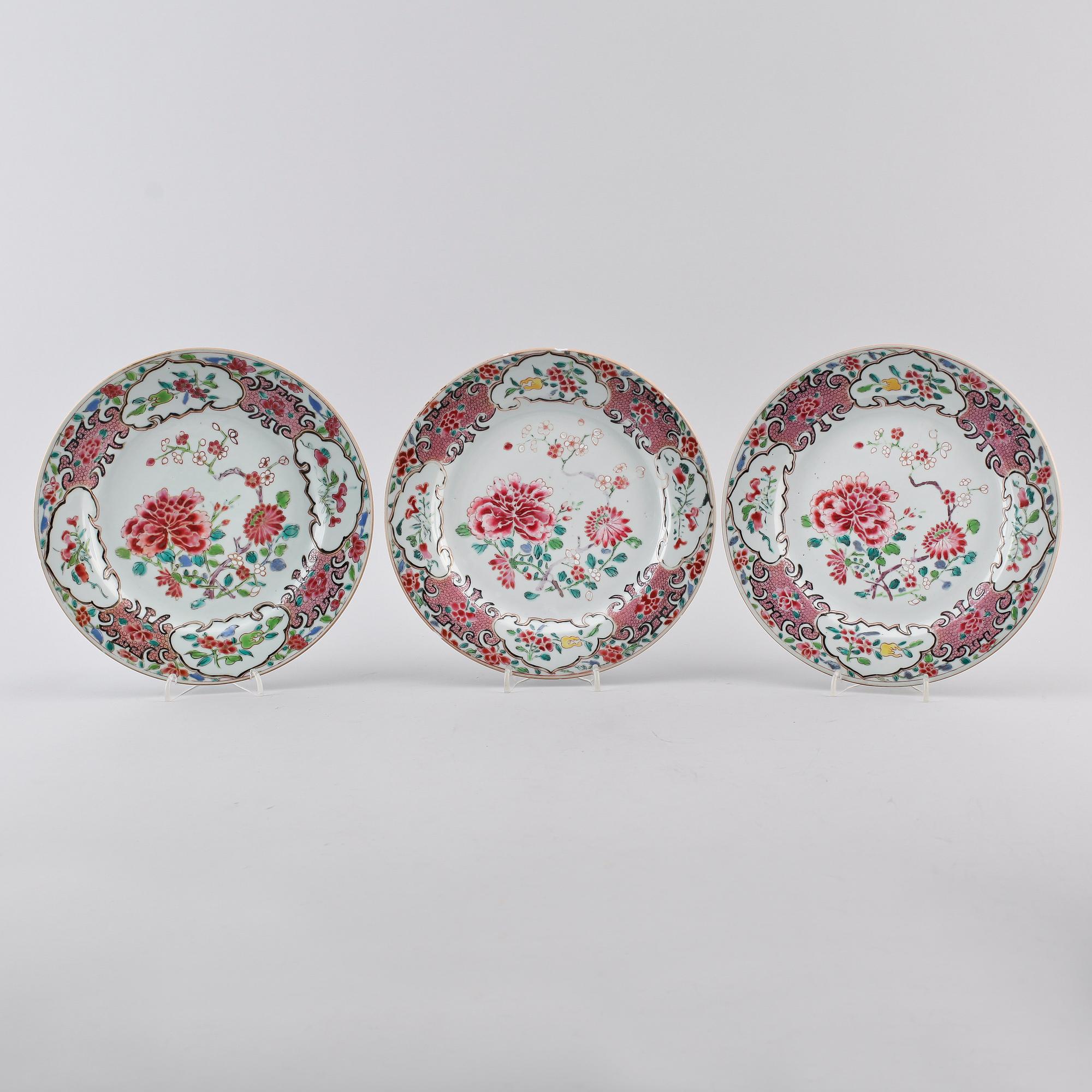 TALLRIKAR, 3 st, porslin, Kina, Qianlong 1736-1795.