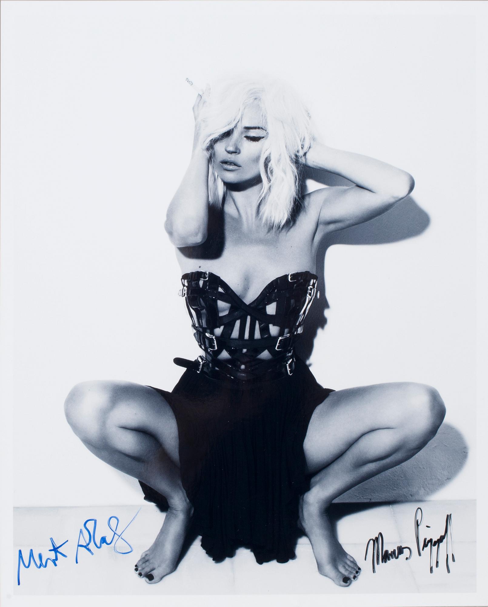 AUTOGRAFBILD, signerad Mert Alas och Marcu Piggott, 2000-tal.