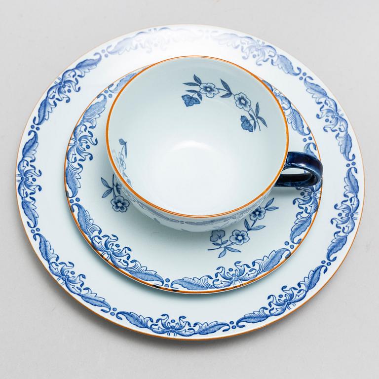 A part 'Ostindia' porcelain and creamware service, Rörstrand (26 pieces).