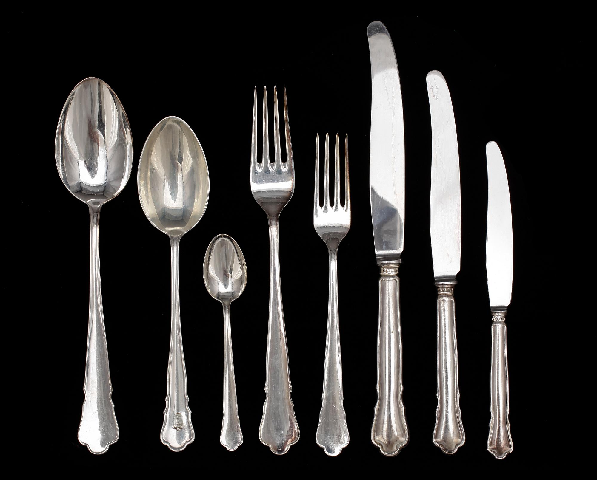 BESTICKSERVIS, delar, silver, "Chippendale", GAB, 1900-tal. Tot vikt ca 3800 gram.