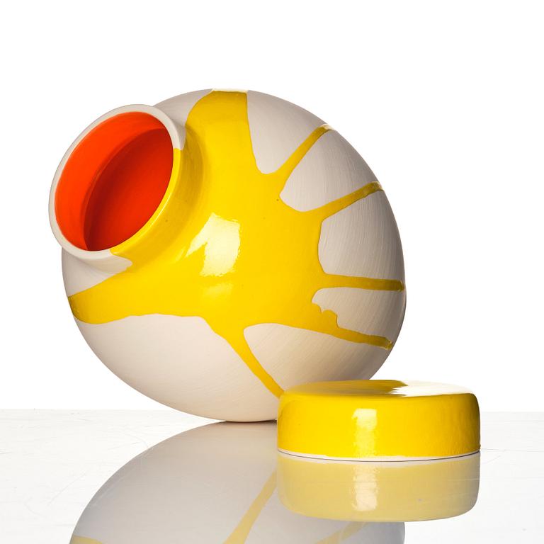 Åsa Bonnier, a 'Splash' ceramic jar with cover, Paris 2006.