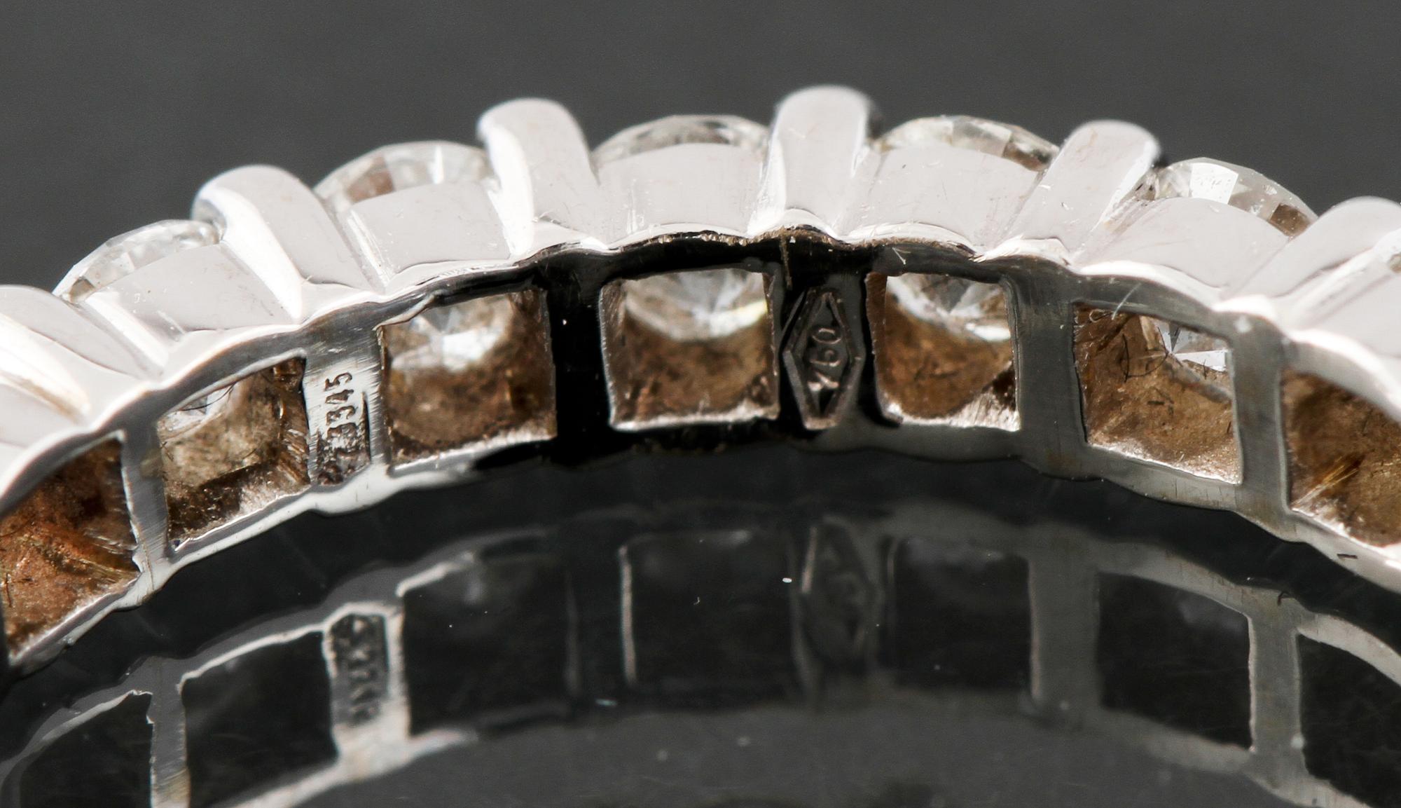 RING, 18k vitguld med briljantslipade diamanter, 1.72 ct. Vikt 3,4 g.