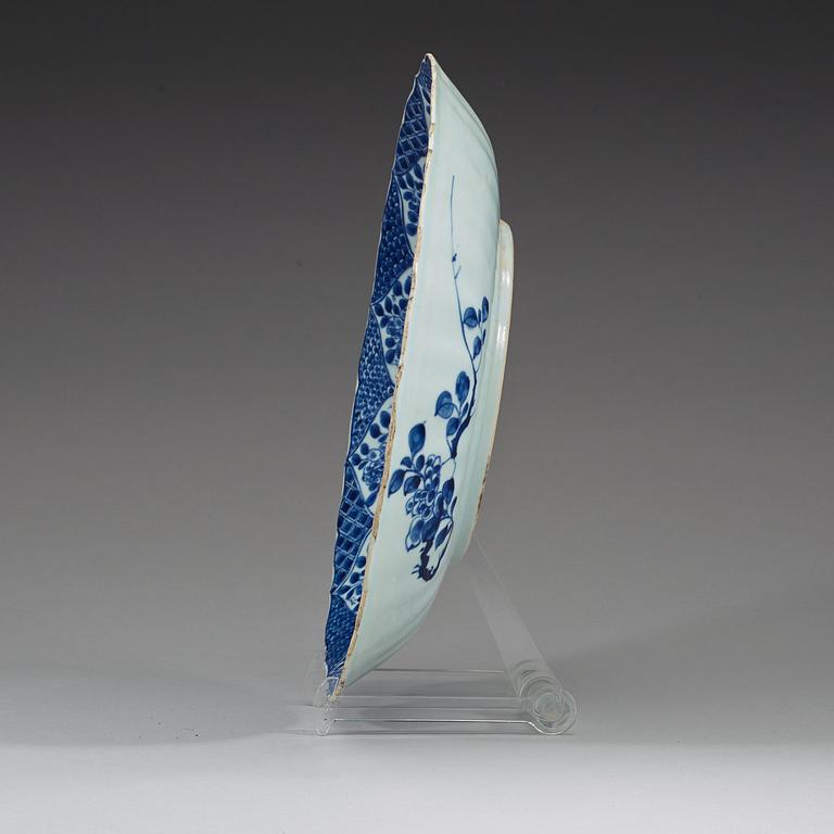 A blue and white Lotus shaped dish, Qing dynstin, Kangxi (1662-1722).