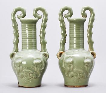 VASER, ett par, porslin, Kina, 1800/1900-tal.