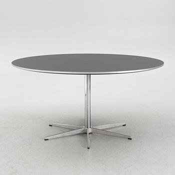 Arne Jacobsen, Bruno Mathsson & Piet Hein, dining table, "Supercircular", Fritz Hansen, Denmark, 2022.