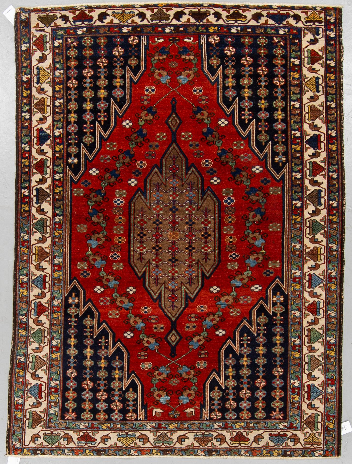 A semi-antique Mazlagan rug, ca 196 x 139 cm.