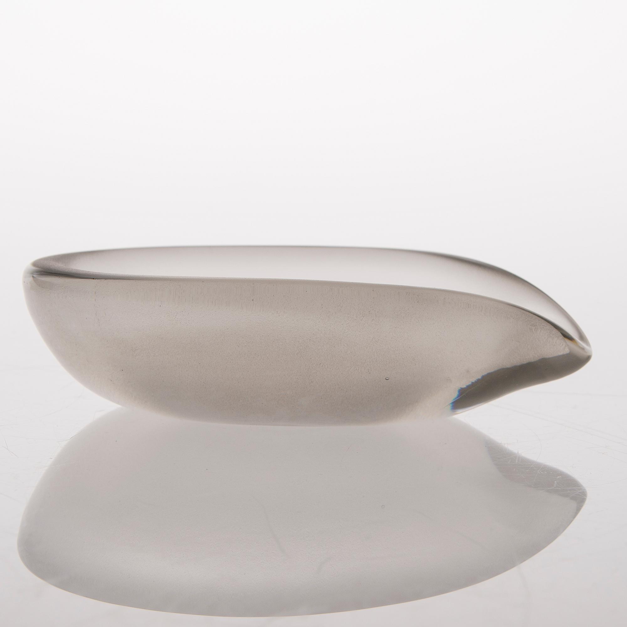 KAJ FRANCK, TUHKA-ASTIA 3106, lasia, signeerattu K. Franck Iittala.